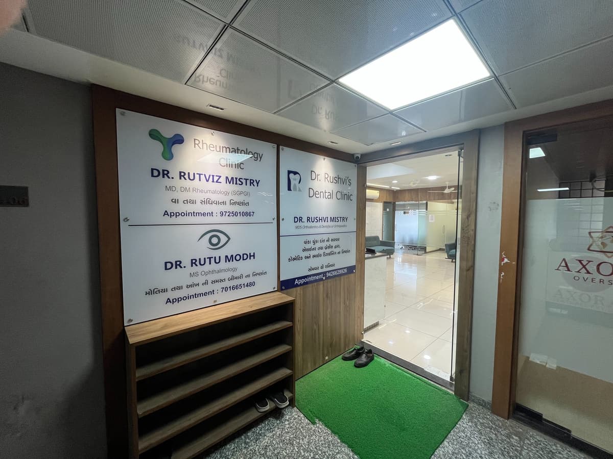 Advanced eye diagnostic equipment